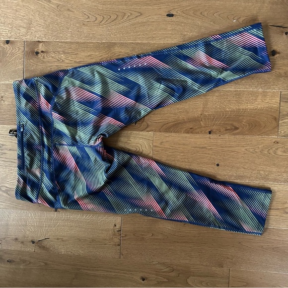 Nike Multicolor Patterned Leggings - Picture 4 of 4